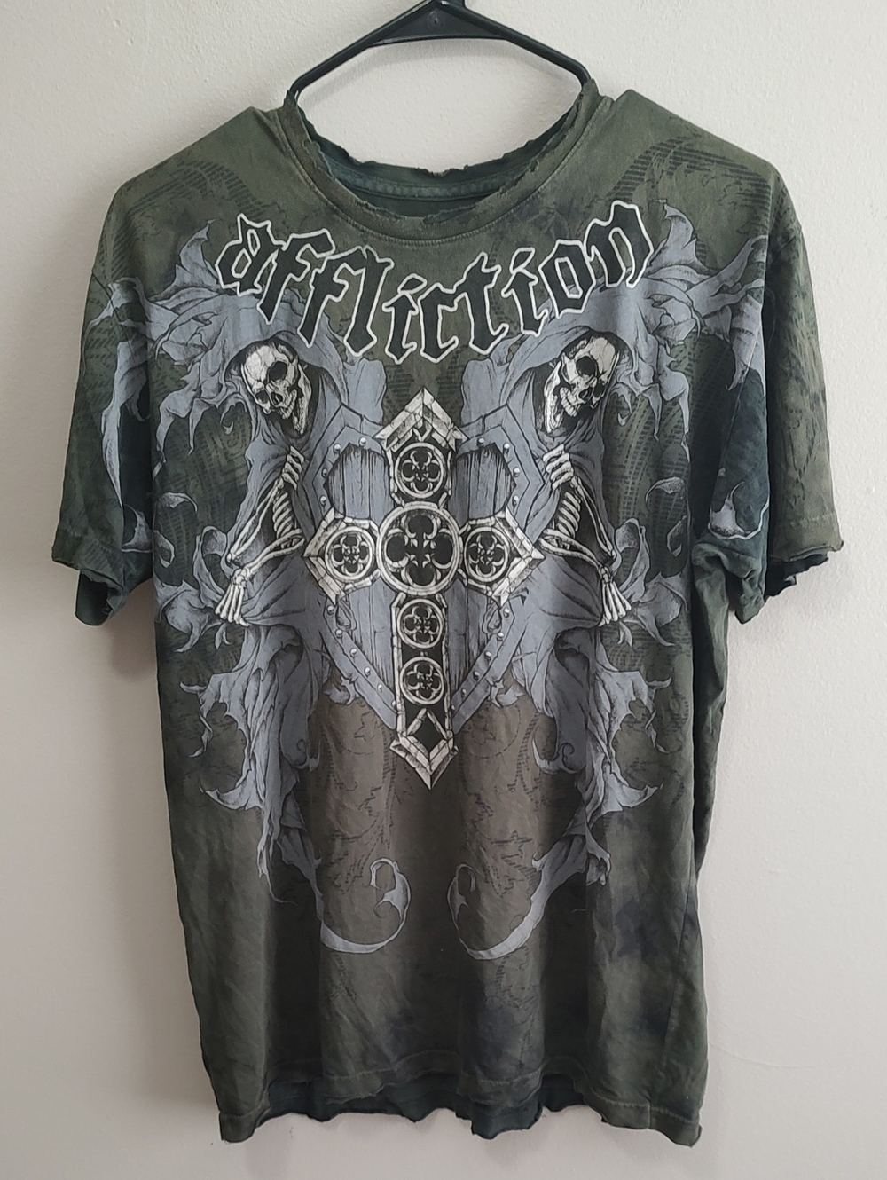 AFFLICTION Distressed Double-Sided Short Sleeve Graphic T-Shirt Men's size LRG